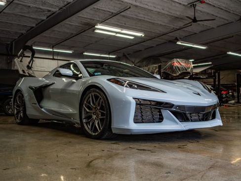 Used 2023 Chevrolet Corvette Z06 RWD image 1