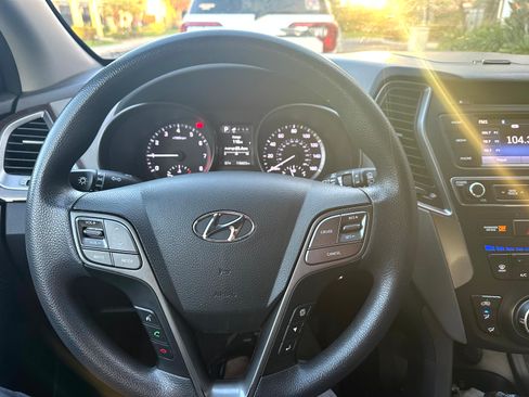 Used 2018 Hyundai Santa Fe Sport image 9