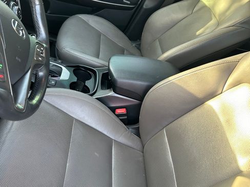 Used 2017 Hyundai Santa Fe SE Ultimate Sport Utility 4D image 13