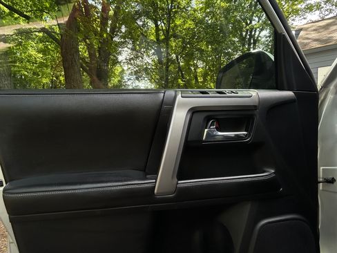 Used 2014 Toyota 4Runner SR5 Premium AWD/4WD image 17