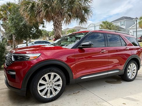 Used 2022 Ford Explorer Limited w/ Equipment Group 301A image 1