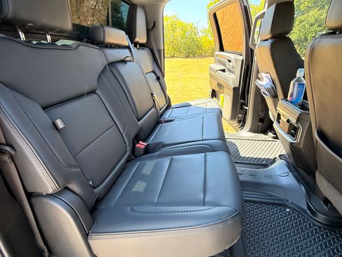 Used 2024 GMC Sierra 2500 Denali w/ Denali Reserve Package AWD/4WD image 11