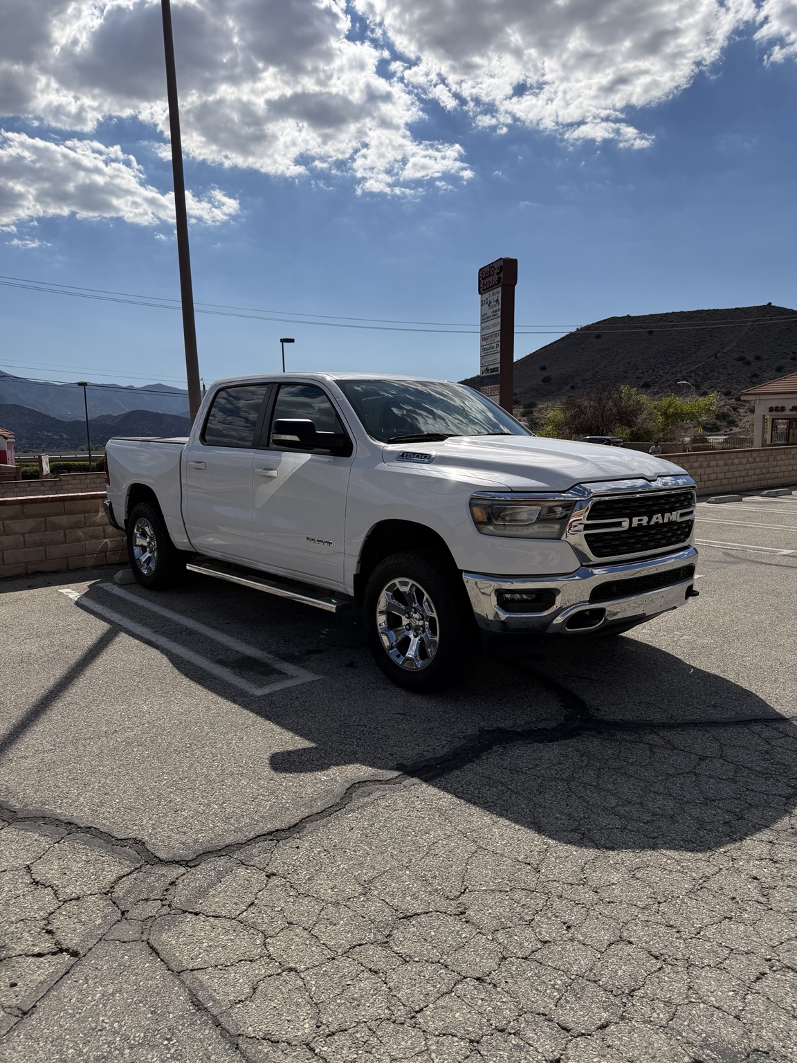 Used 2022 RAM 1500 Big Horn AWD/4WD image 1