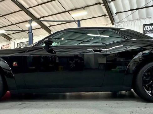 Used 2023 Dodge Challenger R/T Scat Pack RWD image 1