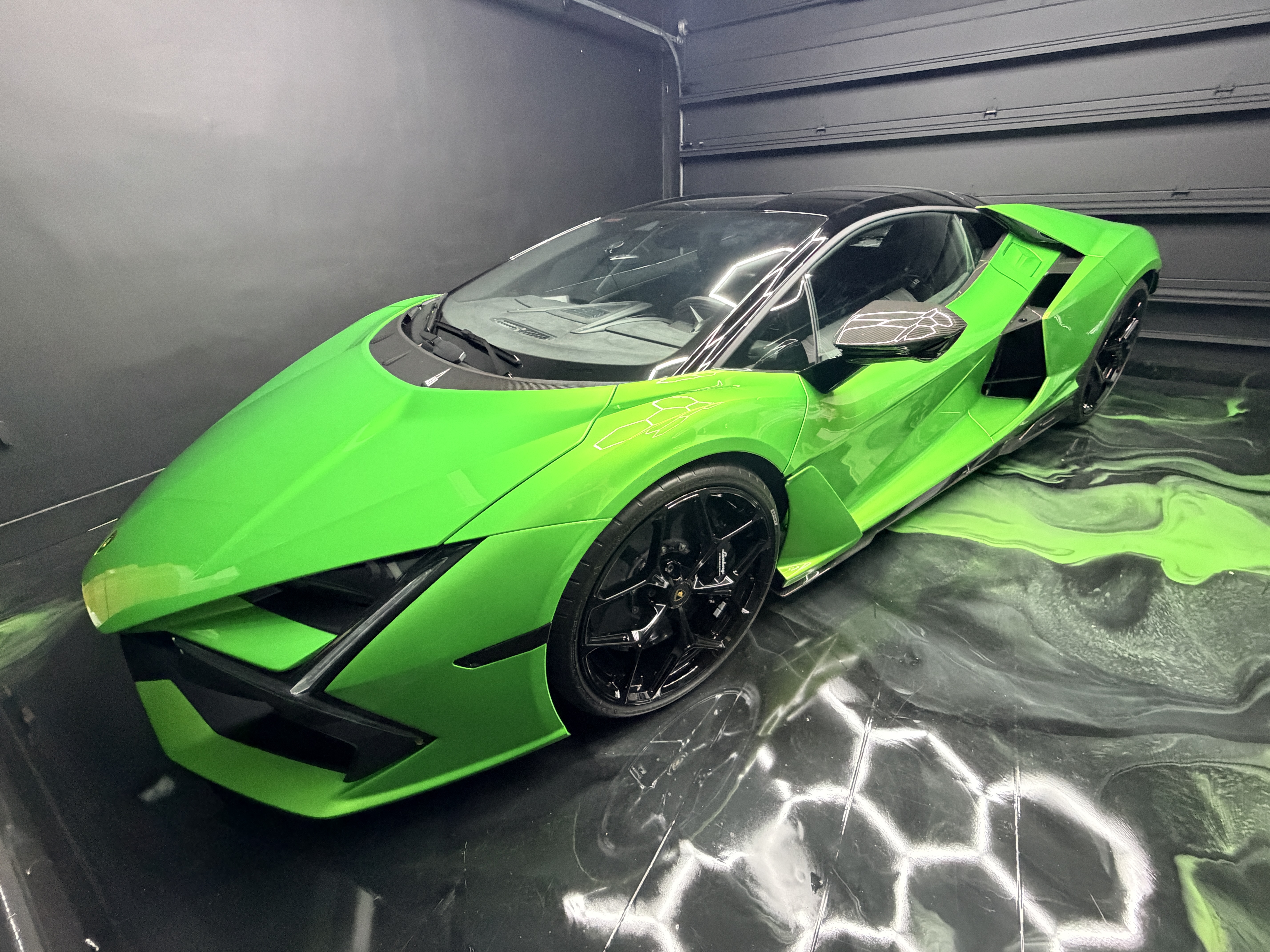 Used 2025 Lamborghini Revuelto AWD/4WD image 8