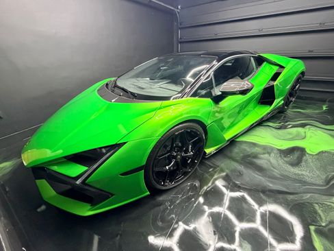 Used 2025 Lamborghini Revuelto AWD/4WD image 8