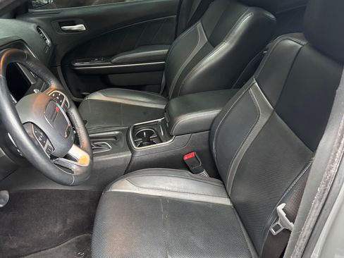 Used 2017 Dodge Charger SXT w/ Plus Group image 10