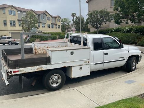 Used 2001 Dodge Ram 2500 Truck 2WD Quad Cab image 2