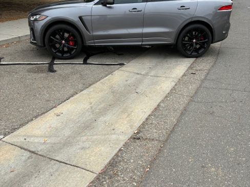 Used 2020 Jaguar F-PACE SVR image 8