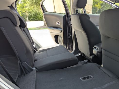 Used 2017 Honda HR-V LX image 16