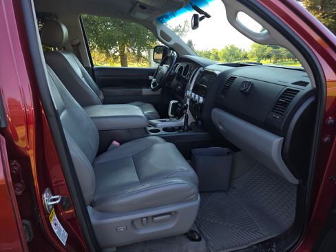 Used 2007 Toyota Tundra Limited w/ TRD Off-Road Pkg AWD/4WD image 11