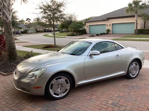 Used 2002 Lexus SC 430 Convertible image 2