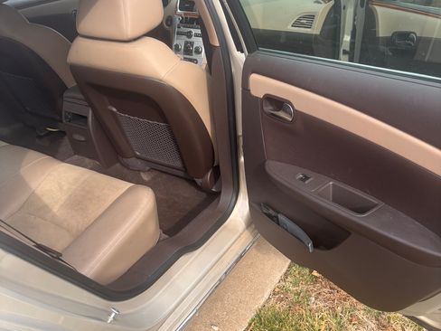 Used 2010 Chevrolet Malibu LT FWD image 16