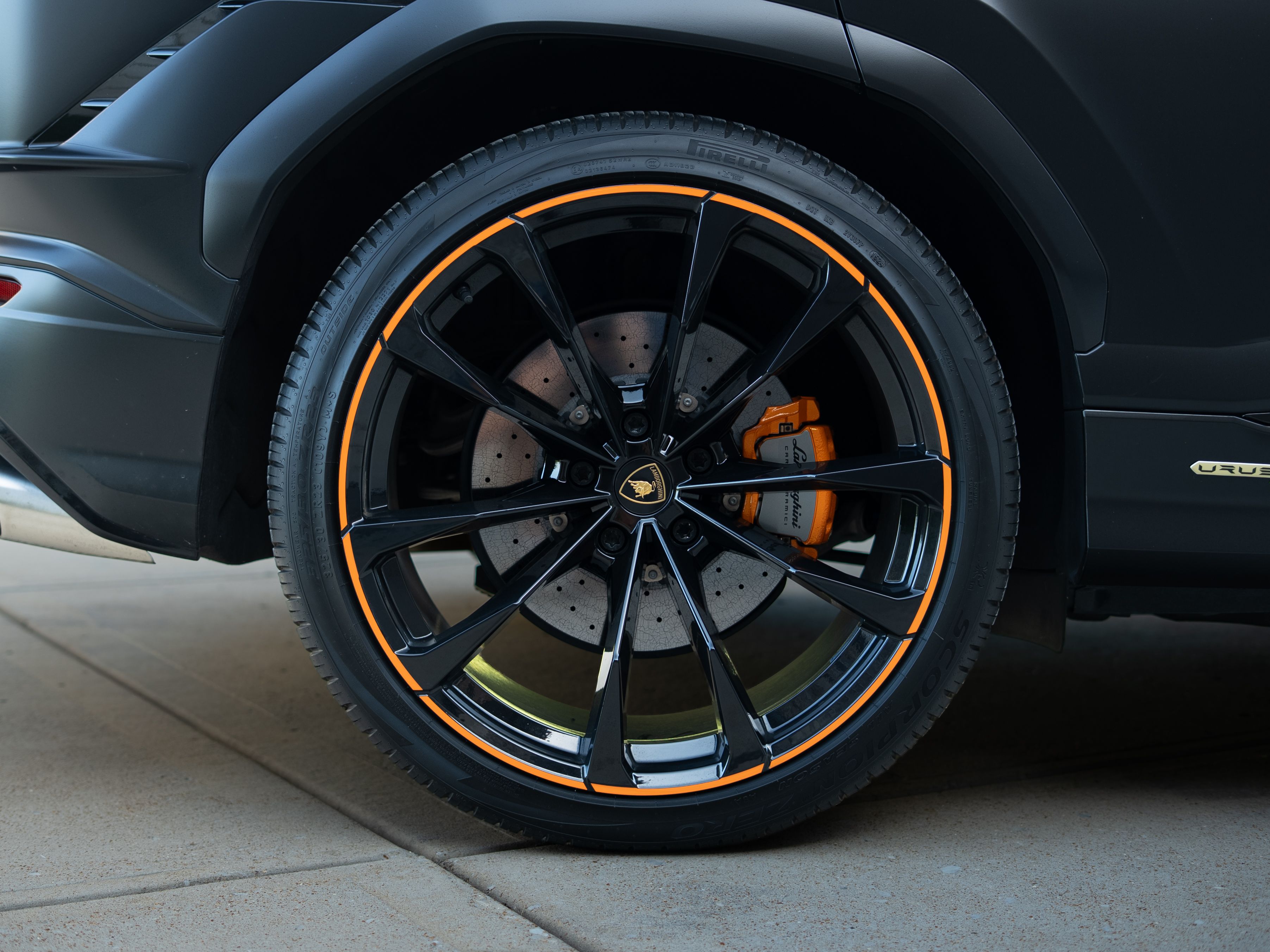 Used 2024 Lamborghini Urus S AWD/4WD image 5