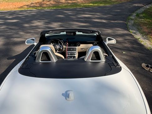 Used 2017 Mercedes-Benz SLC 300 image 4