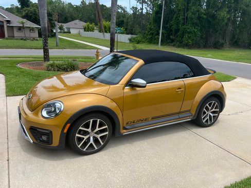 Used 2017 Volkswagen Beetle 1.8T Dune FWD image 2