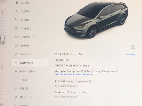 Used 2022 Tesla Model X image 2
