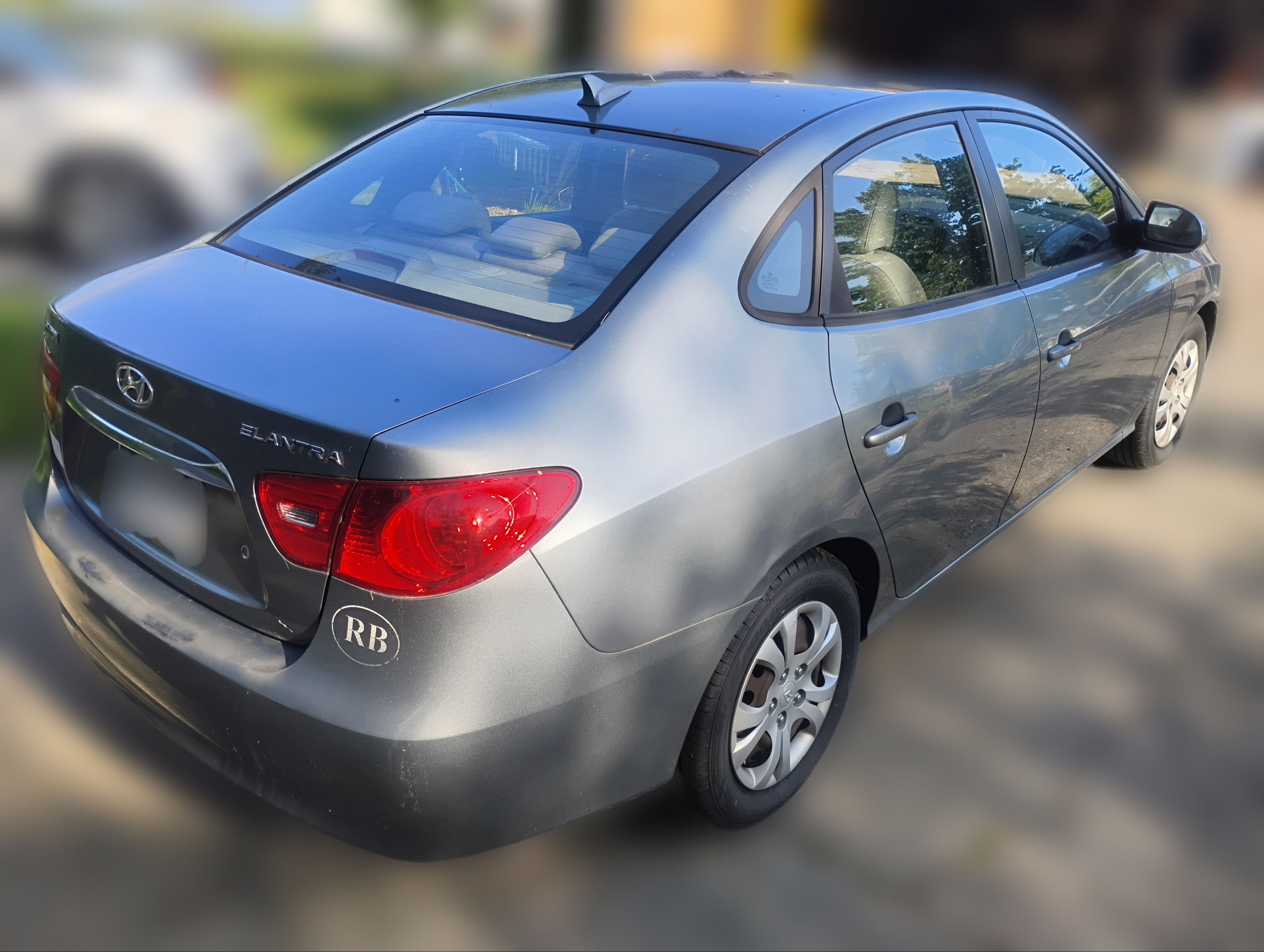 Used 2010 Hyundai Elantra GLS FWD image 10