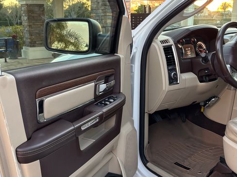 Used 2014 RAM 1500 Laramie w/ Convenience Group image 12