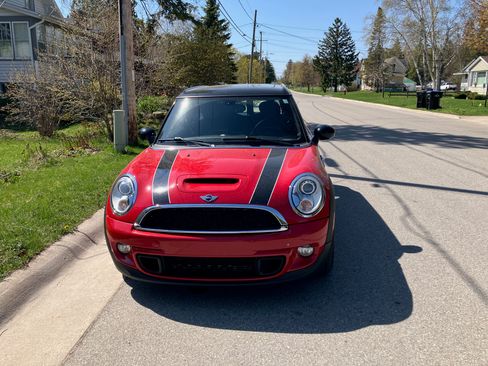 Used 2012 MINI Cooper Clubman S FWD image 1