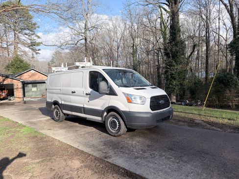 Used 2018 Ford Transit 150 Low Roof w/60/40 Side Door w/R image 2