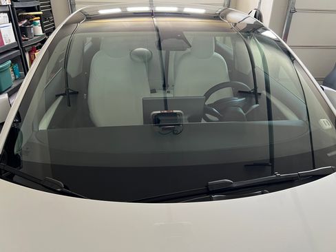 Used 2023 Tesla Model 3 Performance image 2