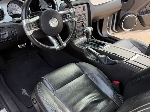 Used 2010 Ford Mustang Premium image 13