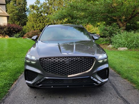 Used 2022 Genesis GV70 3.5T Sport w/ Sport Advanced Package AWD/4WD image 2