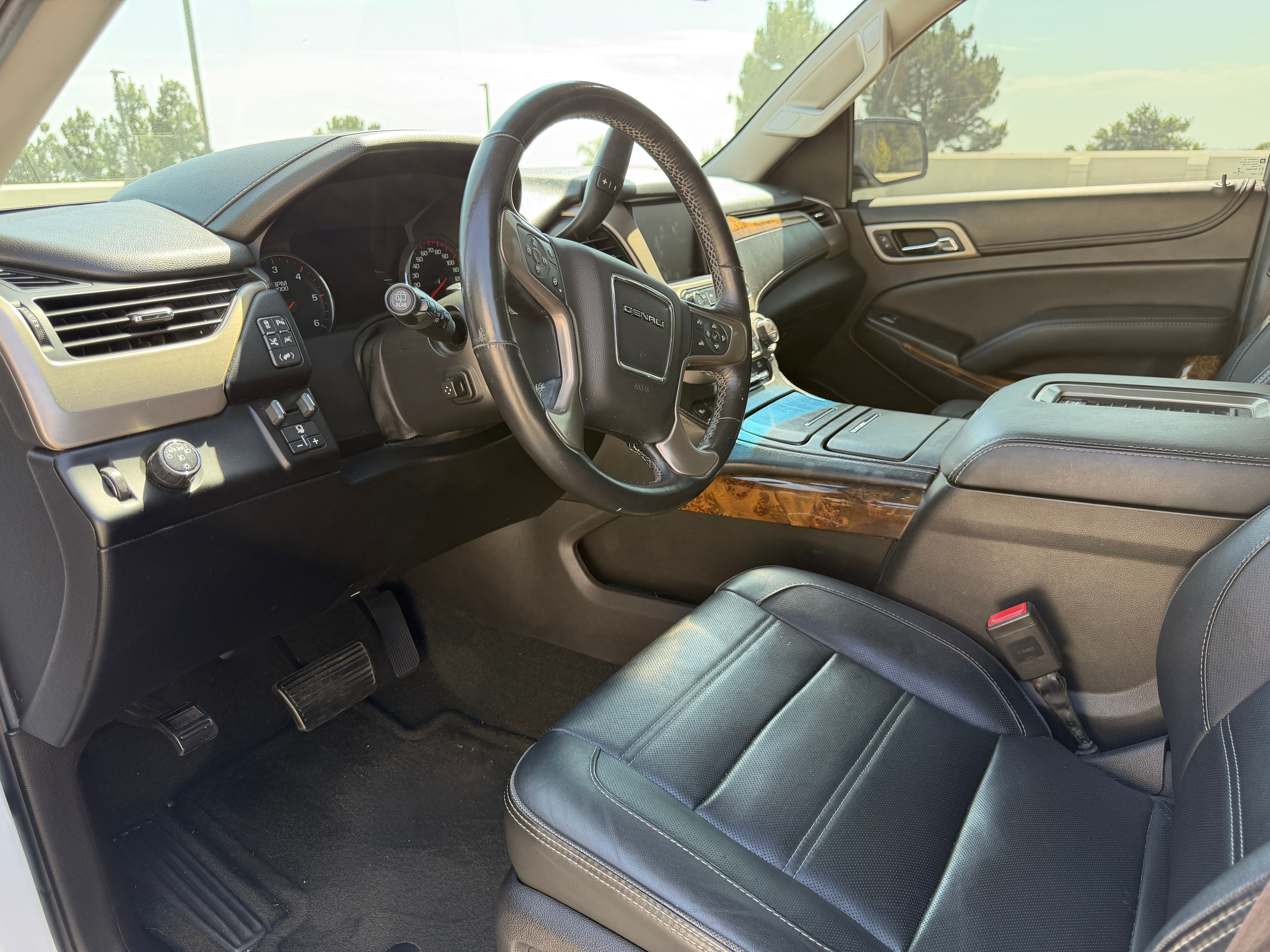 Used 2016 GMC Yukon XL Denali w/ Open Road Package RWD image 5