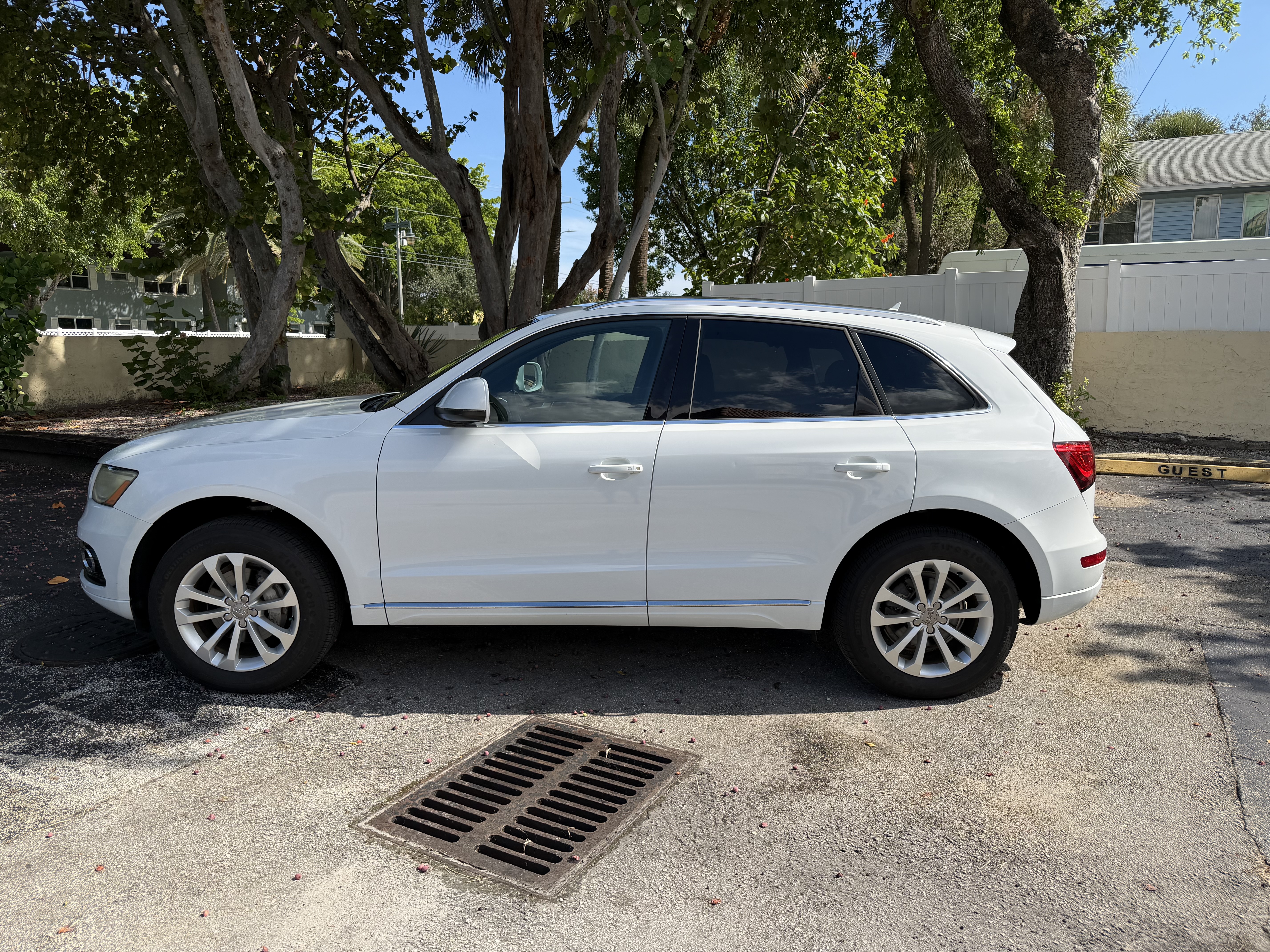 Used 2014 Audi Q5 2.0T Premium w/ Lighting Package AWD/4WD image 4
