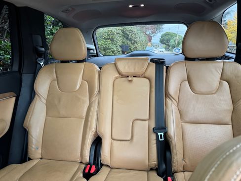 Used 2016 Volvo XC90 T6 Inscription w/ Vision Package image 24