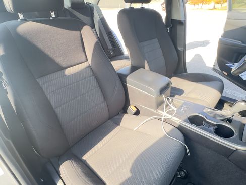 Used 2015 Toyota Camry LE image 10