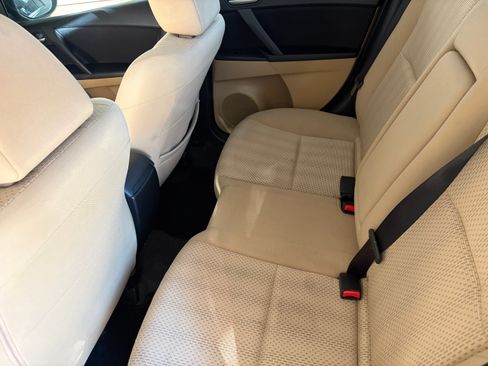 Used 2010 MAZDA MAZDA3 i Touring image 9