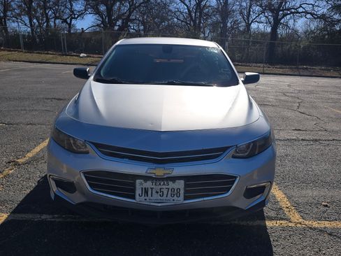 Used 2017 Chevrolet Malibu LS image 2