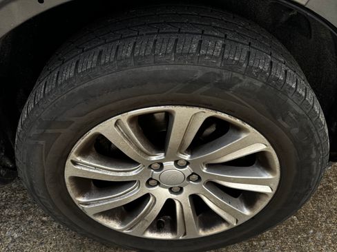 Used 2016 Land Rover Discovery Sport SE AWD/4WD image 24