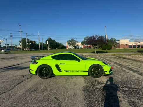 Used 2018 Porsche 718 Cayman RWD image 5