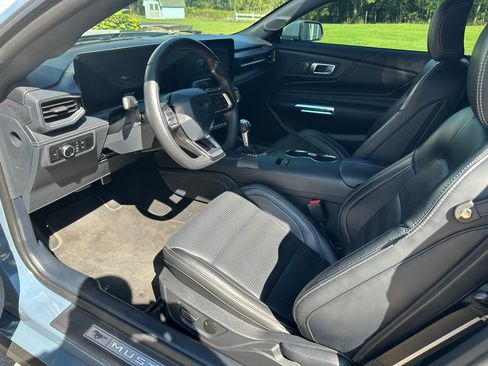 Used 2024 Ford Mustang GT Premium RWD image 6