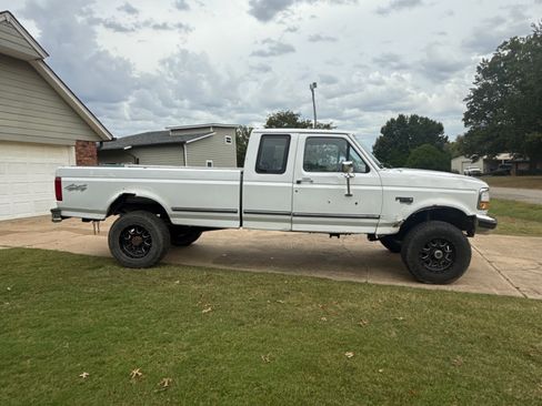 Used 1997 Ford F250 4x4 SuperCab Heavy Duty image 2