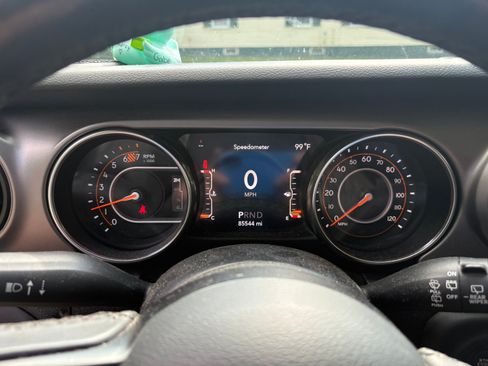 Used 2019 Jeep Wrangler Unlimited Sport S AWD/4WD image 6
