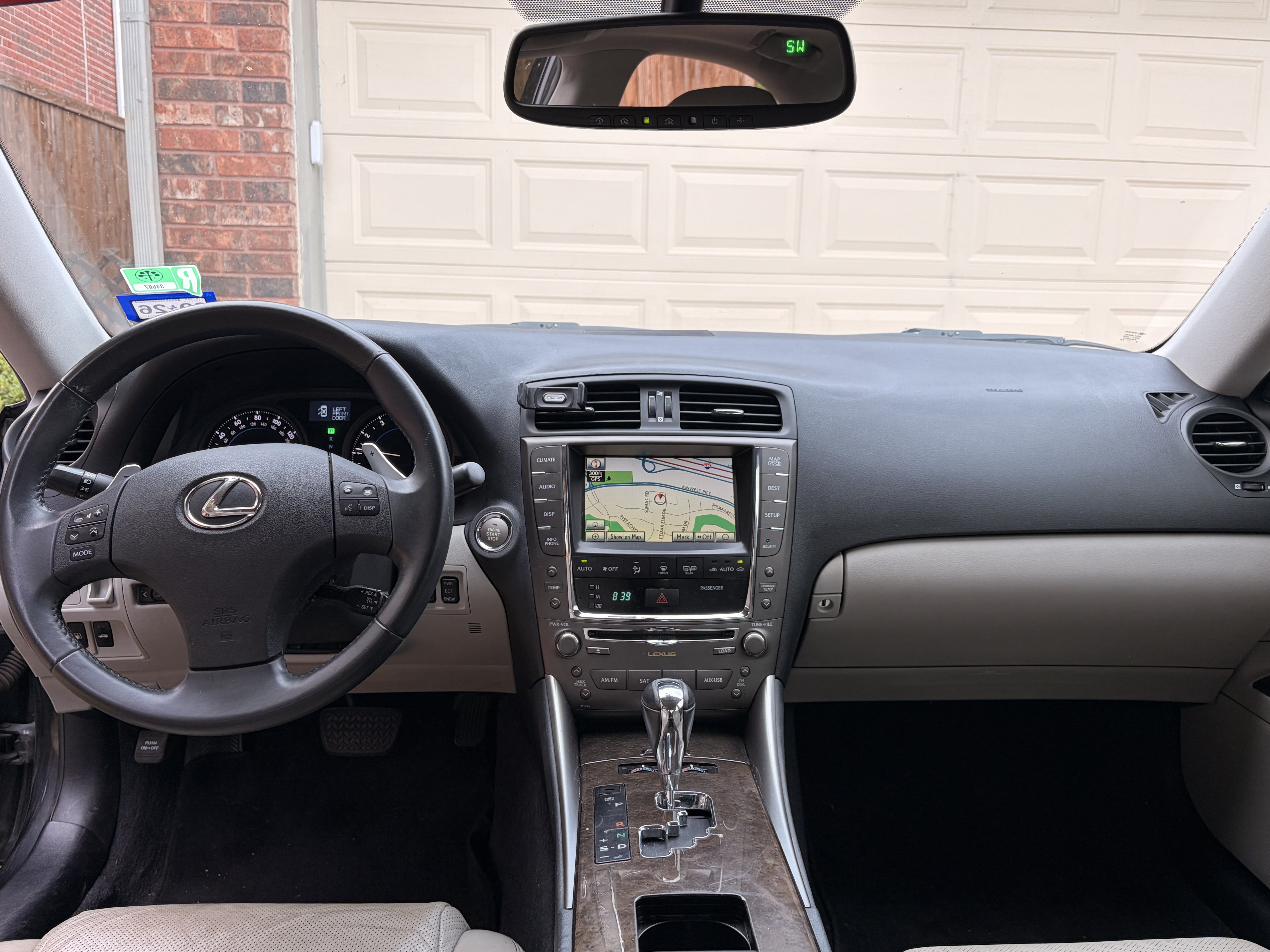 Used 2010 Lexus IS 350 w/ Preferred Accessory Package RWD image 11