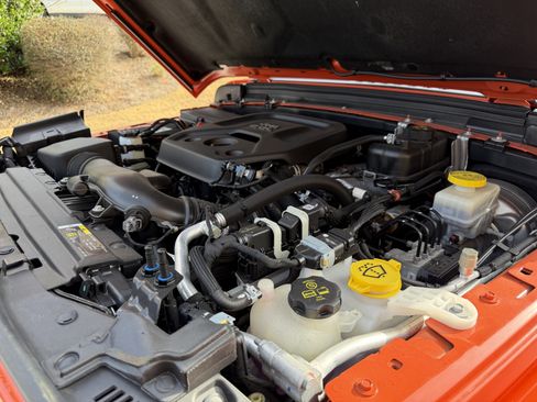 Used 2020 Jeep Wrangler Unlimited Sahara w/ Uconnect 4C Nav & Sound Group image 14