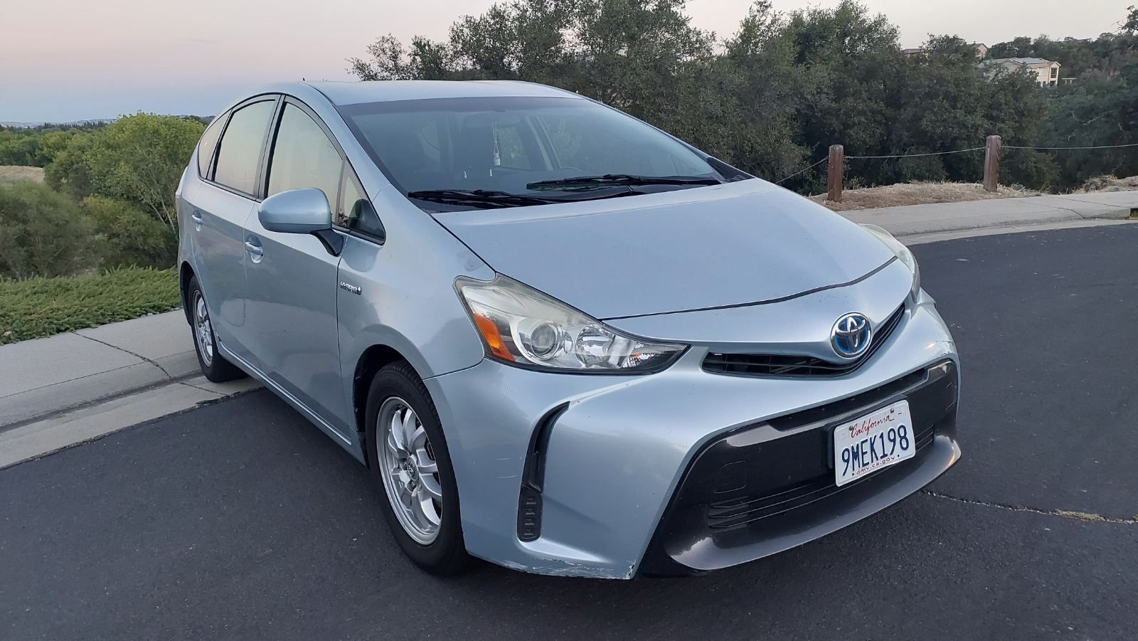 Used 2016 Toyota Prius V Two FWD image 4