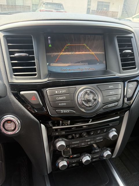 Used 2017 Nissan Pathfinder SV FWD image 11
