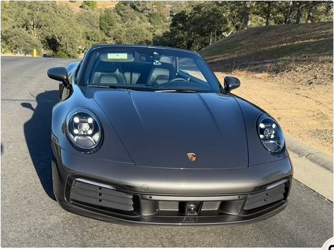 Used 2020 Porsche 911 Carrera S RWD image 2
