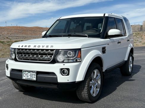 Used 2015 Land Rover LR4 HSE AWD/4WD image 4