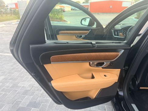 Used 2017 Volvo S90 T5 Inscription w/ Convenience Package image 16