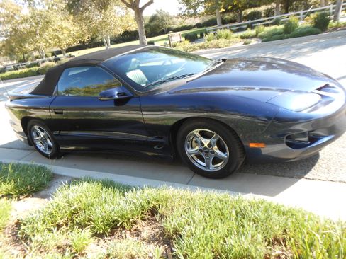 Used 2002 Pontiac Firebird Convertible w/ 3800 Performance Pkg image 1