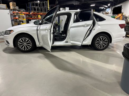 Used 2020 Volkswagen Jetta SE FWD image 6