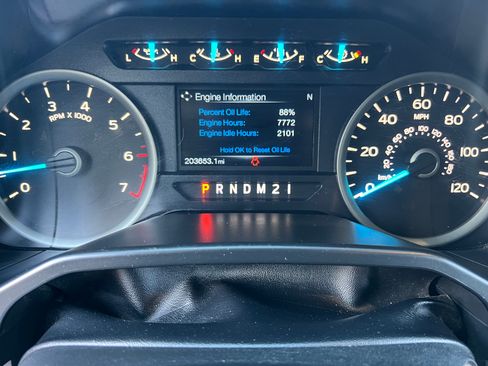 Used 2015 Ford F150 XLT w/ Equipment Group 301A Mid image 16