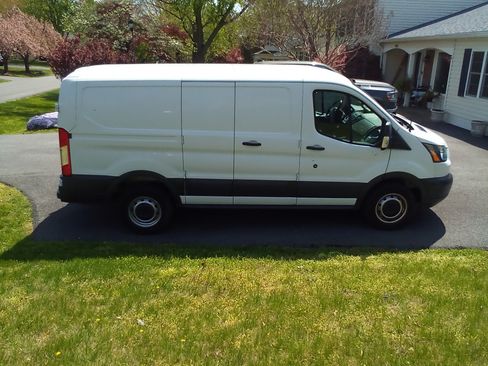 Used 2017 Ford Transit 250 130 Low Roof image 6